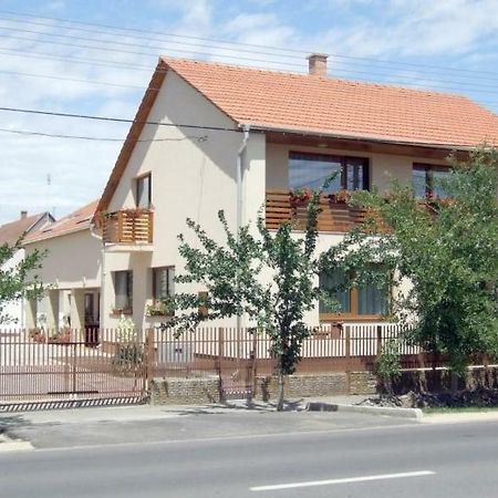 Aura Vendeghaz Hotell Hajdúszoboszló Exteriör bild