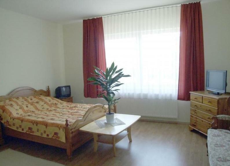 Aura Vendeghaz Hotell Hajdúszoboszló Exteriör bild